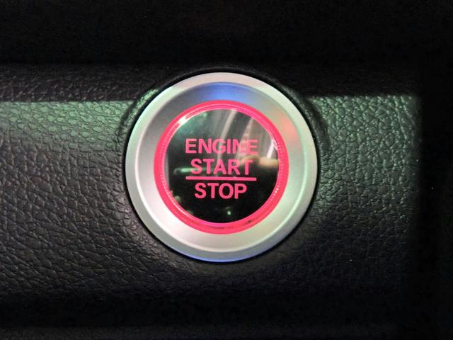 シビック タイプＲ　６速マニュアル　ギャザズメモリーナビ　フルセグＴＶ　ブルトュース　バックカメラ　ＥＴＣ車載器　ＬＥＤオートライト　クルーズコントロール　禁煙車　ドラレコ前後　スマートキー　ターボ　純正２０ＡＷ（15枚目）