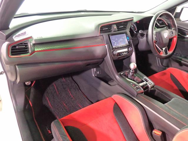 シビック タイプＲ　６速マニュアル　ギャザズメモリーナビ　フルセグＴＶ　ブルトュース　バックカメラ　ＥＴＣ車載器　ＬＥＤオートライト　クルーズコントロール　禁煙車　ドラレコ前後　スマートキー　ターボ　純正２０ＡＷ（25枚目）