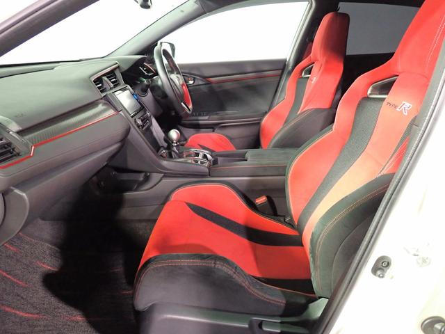 シビック タイプＲ　６速マニュアル　ギャザズメモリーナビ　フルセグＴＶ　ブルトュース　バックカメラ　ＥＴＣ車載器　ＬＥＤオートライト　クルーズコントロール　禁煙車　ドラレコ前後　スマートキー　ターボ　純正２０ＡＷ（26枚目）