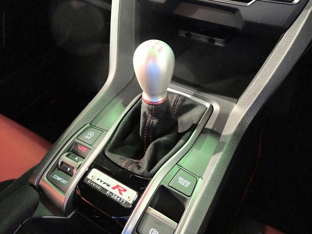 シビック タイプＲ　６速マニュアル　ギャザズメモリーナビ　フルセグＴＶ　ブルトュース　バックカメラ　ＥＴＣ２．０　ＬＥＤオートライト　オートハイビーム　ドラレコ　スマートキー　ホンダセンシング　純正２０ＡＷ（20枚目）