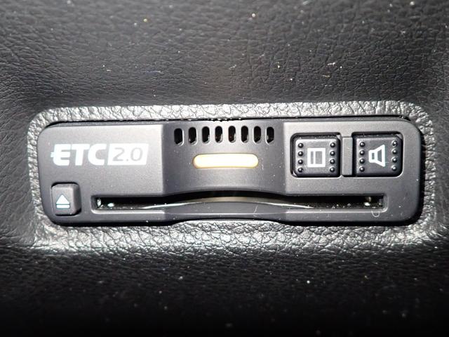 シビック ハッチバック　ギャザズメモリーナビ　フルセグＴＶ　バックカメラ　ＥＴＣ２．０　シートヒーター　ＬＥＤオートライト　オートハイビーム　ワンオーナー　禁煙車　ドラレコ　Ｐシート　ターボ　パドルシフト　ホンダセンシング（12枚目）