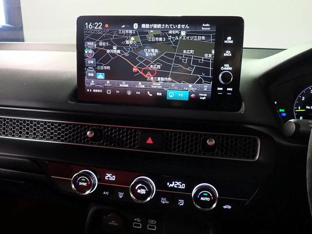 シビック タイプＲ　６速マニュアル　純正９インチコネクトナビ　フルセグＴＶ　ブルートゥース　バックカメラ　ＥＴＣ２．０　ＬＥＤオートライト　ワンオーナー　禁煙車　Ｐセンサー　ターボ　ワイヤレス充電　ホンダセンシング（8枚目）