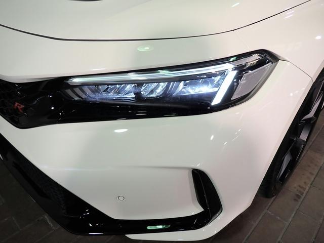 シビック タイプＲ　６速マニュアル　純正９インチコネクトナビ　フルセグＴＶ　ブルートゥース　バックカメラ　ＥＴＣ２．０　ＬＥＤオートライト　ワンオーナー　禁煙車　Ｐセンサー　ターボ　ワイヤレス充電　ホンダセンシング（30枚目）