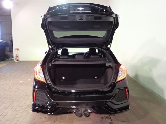 シビック ハッチバック　ギャザズメモリーナビ　フルセグＴＶ　バックカメラ　ＥＴＣ車載器　シートヒーター　ＬＥＤオートライト　オートハイビーム　禁煙車　ドラレコ　社外マフラー　ホンダセンシング　イエローフォグ（29枚目）