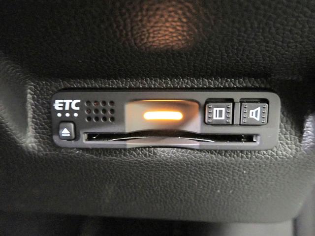 フリード クロスター・ホンダセンシング　ギャザズメモリーナビ　ブルートゥース　フルセグＴＶ　Ｂカメラ　両側電動スライドドア　ＥＴＣ車載器　ＬＥＤオートライト　ワンオーナー　禁煙車　Ｓヒーター　ハーフレザーシート　ドラレコ前後　ルーフレール（11枚目）