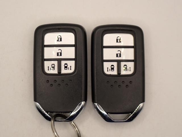 フリード＋ハイブリッド ハイブリッド・クロスターホンダセンシング　ギャザズメモリーナビ　フルセグＴＶ　ブルートゥース　バックカメラ　ＥＴＣ車載器　両側電動スライドドア　シートヒーター　ＬＥＤオートライト　ワンオーナー　ハーフレザーシート　ドラレコ前後　Ｈセンシング（9枚目）