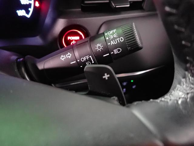 ヴェゼル ｅ：ＨＥＶＺ　ホンダコネクト９インチナビ　フルセグＴＶ　ブルートゥース　バックカメラ　ＥＴＣ２．０　ＬＥＤオートライト　ワンオーナー　禁煙車　Ｐセンサー　シート＆ステアリングヒーター　ワイヤレス充電　ドラレコ前後（15枚目）