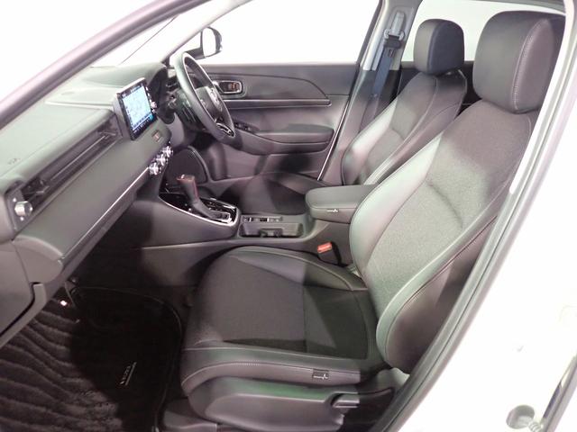 ヴェゼル ｅ：ＨＥＶＺ　ホンダコネクト９インチナビ　フルセグＴＶ　ブルートゥース　バックカメラ　ＥＴＣ２．０　ＬＥＤオートライト　ワンオーナー　禁煙車　Ｐセンサー　シート＆ステアリングヒーター　ワイヤレス充電　ドラレコ前後（27枚目）