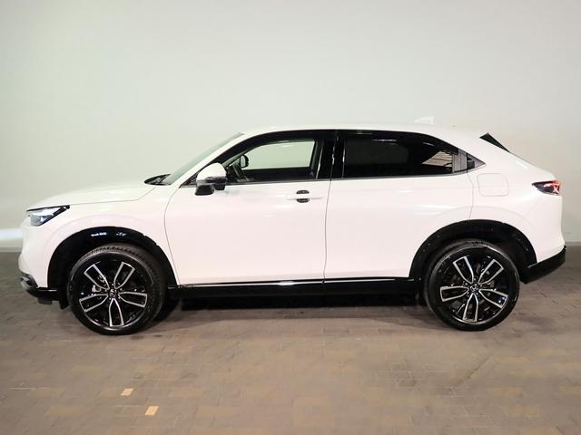 ヴェゼル ｅ：ＨＥＶＺ　ホンダコネクト９インチナビ　フルセグＴＶ　ブルートゥース　バックカメラ　ＥＴＣ２．０　ＬＥＤオートライト　ワンオーナー　禁煙車　Ｐセンサー　シート＆ステアリングヒーター　ワイヤレス充電　ドラレコ前後（33枚目）