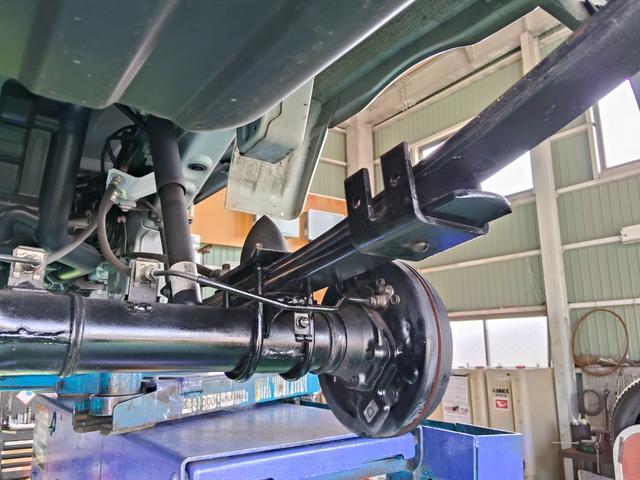 ハイゼットトラック ジャンボSAIIIt 実走行22790KM 衝突被害軽減ブレーキ 4速オートマ ゲートプロテクター 荷台マット フロアマット LEDヘッドライト フォグ キーレス パワーウインド エアコン パワステ 社外12インチアルミ(26枚目)