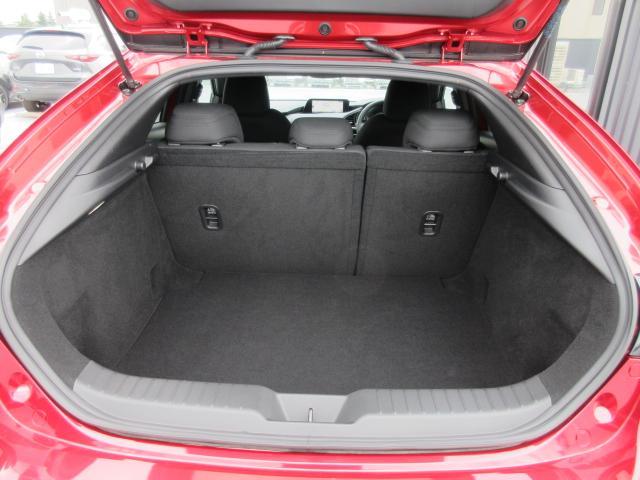MAZDA3ファストバック 15C iセレクション 衝突被害軽減システム アダプティブクルーズコントロール 全周囲カメラ オートマチックハイビーム ナビ バックカメラ オートライト LEDヘッドランプ Bluetooth 展示・試乗車(19枚目)