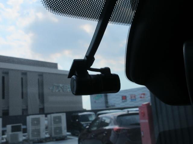 CX-60 XD-ハイブリッド プレミアムスポーツ 衝突被害軽減システム アダプティブクルーズコントロール 全周囲カメラ オートマチックハイビーム サンルーフ 4WD 革シート 電動シート シートヒーター バックカメラ オートライト LEDヘッドランプ(15枚目)