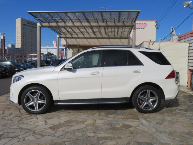 ＧＬＥ３５０ｄ　４マチックスポーツ　１オーナー　パナメリカーナグリル　黒本革パワーシートヒーター　パノラミックルーフ　レーダーセーフティブラインドスポット　ｈａｒｍａｎｋａｒｄｏｎ　ＬＥＤヘッド　　ＡＭＧ２０インチ　純正ナビ地デジ(11枚目)