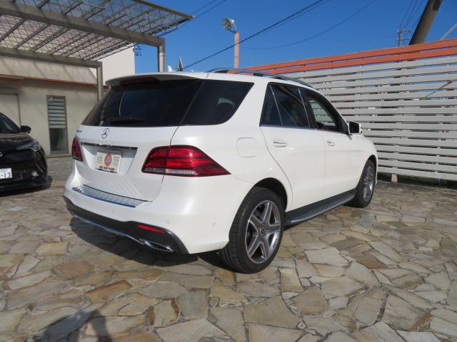 ＧＬＥ３５０ｄ　４マチックスポーツ　１オーナー　パナメリカーナグリル　黒本革パワーシートヒーター　パノラミックルーフ　レーダーセーフティブラインドスポット　ｈａｒｍａｎｋａｒｄｏｎ　ＬＥＤヘッド　　ＡＭＧ２０インチ　純正ナビ地デジ(40枚目)