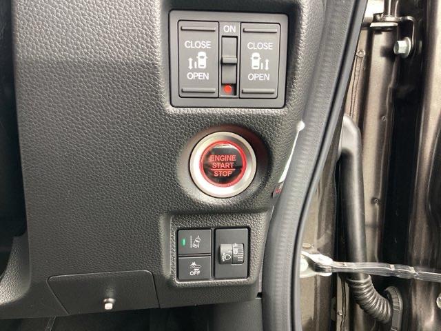 N-BOXカスタム Lターボ 禁煙車 インターナビ フルセグTV Bカメラ BluetoothAudio DVD/CD再生 シートヒーター 大型ルーフコンソール LEDヘッドライト 両側Pスライドドア ETC 純正アルミホイール(15枚目)