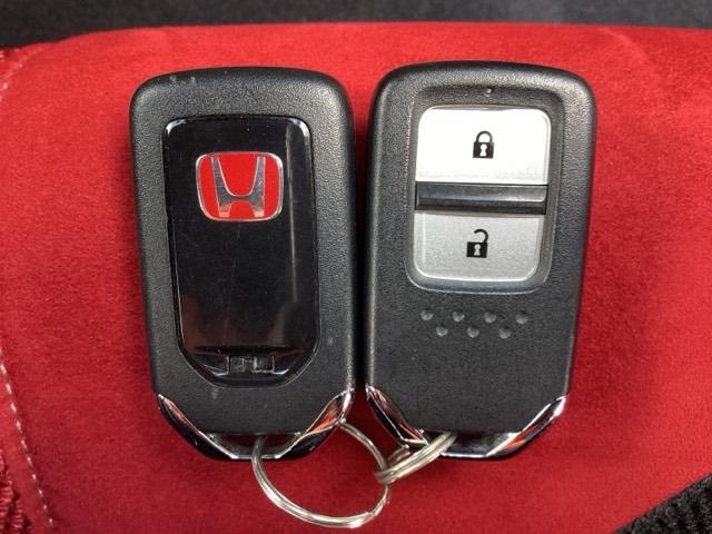 シビック タイプＲ　フルノーマル　ワンオーナー　禁煙車　フロントドライブレコーダー　ホンダ純正ナビ　バックカメラ　ＥＴＣ　スマートキー　盗難防止装置　１年間走行距離無制限保証付き　クルーズコントロール（18枚目）