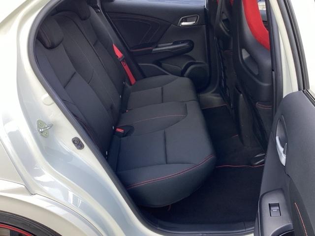 シビック タイプＲ　フルノーマル　ワンオーナー　禁煙車　フロントドライブレコーダー　ホンダ純正ナビ　バックカメラ　ＥＴＣ　スマートキー　盗難防止装置　１年間走行距離無制限保証付き　クルーズコントロール（20枚目）