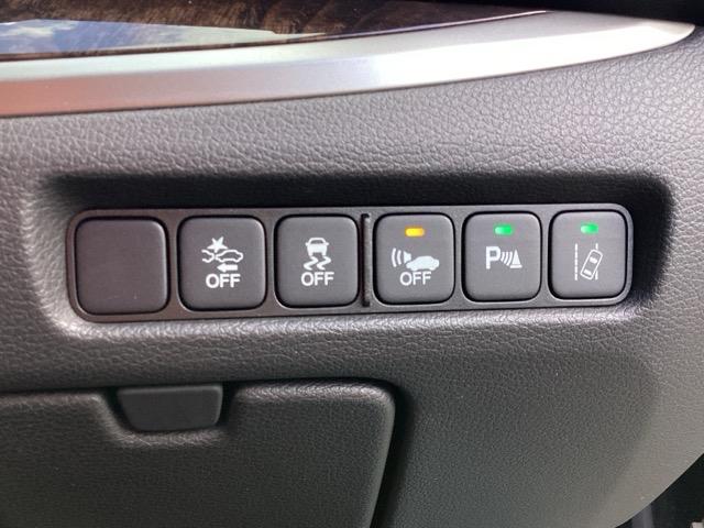 レジェンド ハイブリッド　ＥＸ　前後ドライブレコーダー　ホンダ純正ナビ　フルセグＴＶ　Ｂｌｕｅｔｏｏｔｈ　バックカメラ　運転席助手席シートヒーター　禁煙車　サンルーフ　ＬＥＤヘッドライト　スマートキー　ホンダセンシング（20枚目）