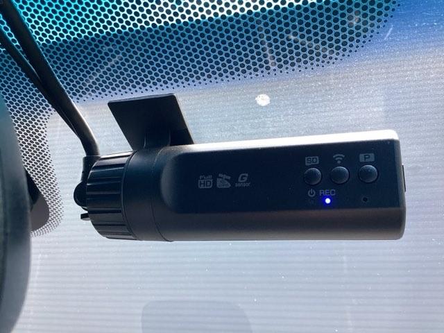 レジェンド ハイブリッド　ＥＸ　前後ドライブレコーダー　ホンダ純正ナビ　フルセグＴＶ　Ｂｌｕｅｔｏｏｔｈ　バックカメラ　運転席助手席シートヒーター　禁煙車　サンルーフ　ＬＥＤヘッドライト　スマートキー　ホンダセンシング（21枚目）