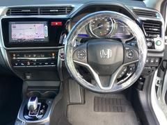 ＨＯＮＤＡ車が初めてという方でも扱いやすくわかりやすいインパネ周りとスイッチ類です♪ 4