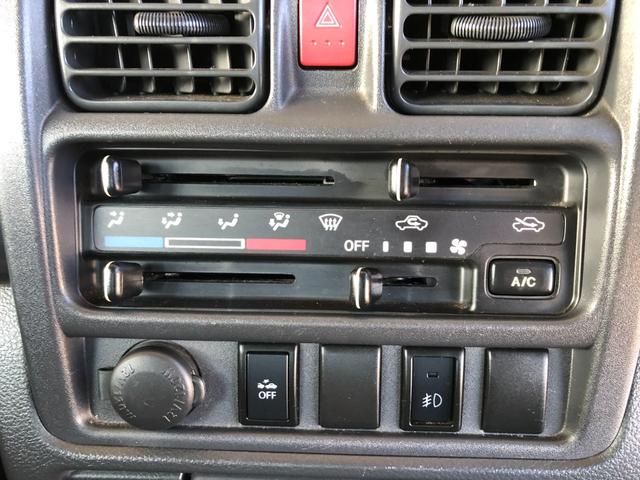 スーパーキャリイ X ディスチャージヘッド装着車 フォグランプ キーレス 荷台マット ドアバイザー 社外CDオーディオ オートギヤシフト 2nd発進(10枚目)