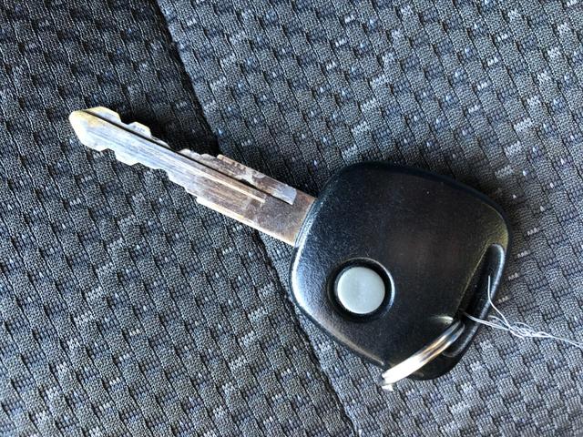 スーパーキャリイ X ディスチャージヘッド装着車 フォグランプ キーレス 荷台マット ドアバイザー 社外CDオーディオ オートギヤシフト 2nd発進(12枚目)