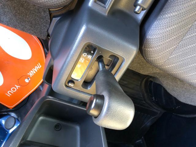 スーパーキャリイ X ディスチャージヘッド装着車 フォグランプ キーレス 荷台マット ドアバイザー 社外CDオーディオ オートギヤシフト 2nd発進(18枚目)