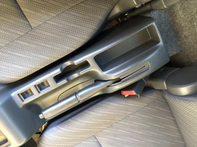 スーパーキャリイ X ディスチャージヘッド装着車 フォグランプ キーレス 荷台マット ドアバイザー 社外CDオーディオ オートギヤシフト 2nd発進(28枚目)