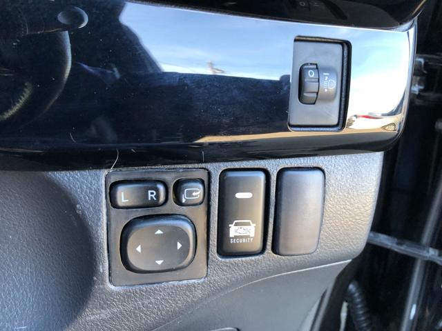 bB Z 煌 純正SDナビ フルセグTV バックモニター ビルトインETC キーレス2個 11スピーカー 革巻ステアリング 社外16インチアルミ レザー調シートカバー(23枚目)