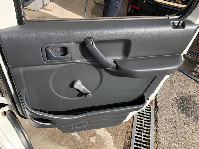 キャリイトラック ＫＣエアコン・パワステ　オートマ　エアコン　パワステ　ＦＭＡＭラジオ　同色全塗装済み（14枚目）