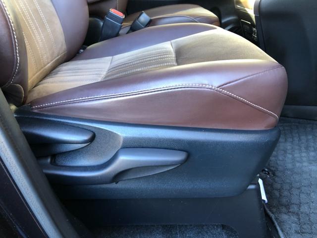 エスクァイア Ｇｉ　プレミアムパッケージ　純正１０インチＳＤナビ　フルセグＴＶ　バックモニター　後席１２．１インチフリップダウンモニター　ビルトインＥＴＣ　スマートキー２個　両側パワースライドドア　ハーフレザーシート　シートヒーター（7枚目）