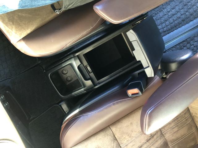 エスクァイア Ｇｉ　プレミアムパッケージ　純正１０インチＳＤナビ　フルセグＴＶ　バックモニター　後席１２．１インチフリップダウンモニター　ビルトインＥＴＣ　スマートキー２個　両側パワースライドドア　ハーフレザーシート　シートヒーター（32枚目）