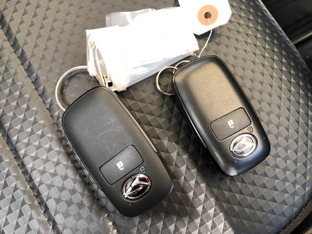 ハイゼットトラック スタンダード　スマートキー２個　プッシュスタート　スマアシ　パワーウインド　ＥＴＣ　クリアランスソナー　アイドリングストップ　電格ドアミラー　オートライト　ＦＭＡＭラジオ　荷台マット（15枚目）