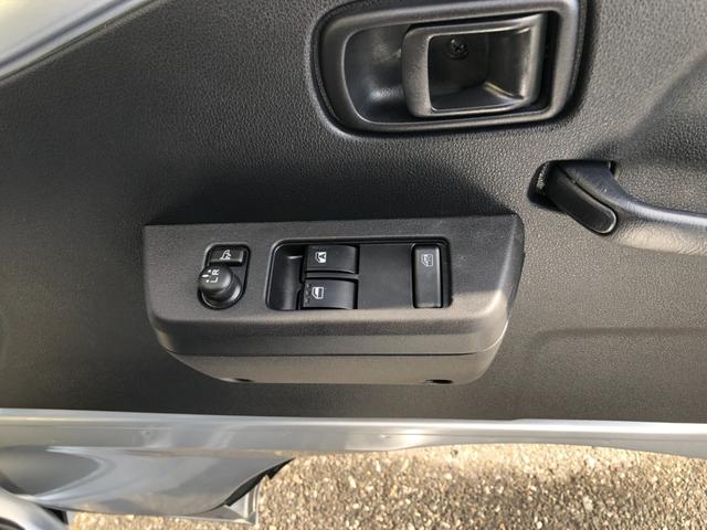 ハイゼットトラック スタンダード　スマートキー２個　プッシュスタート　スマアシ　パワーウインド　ＥＴＣ　クリアランスソナー　アイドリングストップ　電格ドアミラー　オートライト　ＦＭＡＭラジオ　荷台マット（17枚目）