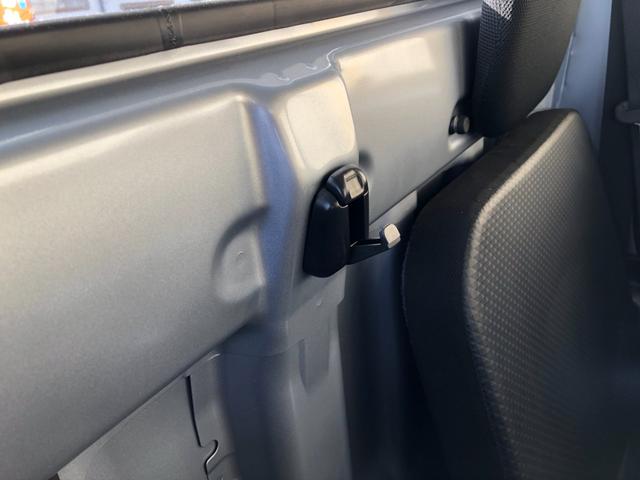ハイゼットトラック スタンダード　スマートキー２個　プッシュスタート　スマアシ　パワーウインド　ＥＴＣ　クリアランスソナー　アイドリングストップ　電格ドアミラー　オートライト　ＦＭＡＭラジオ　荷台マット（31枚目）