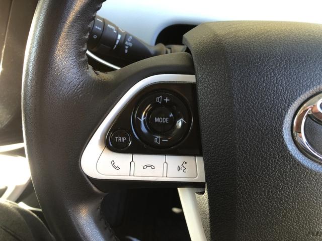 プリウス Ａ　純正９インチＳＤナビ　フルセグＴＶ　バックガイドモニター　ビルトインＥＴＣ　ステアリングリモコン　前後ドラレコ　クルコン　スマートキー２個　ＨＵＤ　ＢＳＭ　ＬＤＡ　プリクラッシュセーフティ　Ｐアシスト（14枚目）