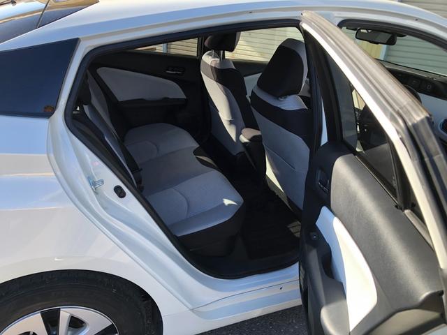 プリウス Ａ　純正９インチＳＤナビ　フルセグＴＶ　バックガイドモニター　ビルトインＥＴＣ　ステアリングリモコン　前後ドラレコ　クルコン　スマートキー２個　ＨＵＤ　ＢＳＭ　ＬＤＡ　プリクラッシュセーフティ　Ｐアシスト（39枚目）