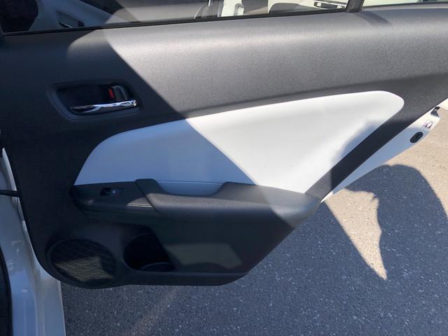 プリウス Ａ　純正９インチＳＤナビ　フルセグＴＶ　バックガイドモニター　ビルトインＥＴＣ　ステアリングリモコン　前後ドラレコ　クルコン　スマートキー２個　ＨＵＤ　ＢＳＭ　ＬＤＡ　プリクラッシュセーフティ　Ｐアシスト（40枚目）