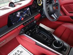 ◆スポーツエグゾーストシステム／ブラックテールパイプ　◆スポーツクロノパッケージ　◆パワーステアリングプラス　◆メーターパネル：レーシングイエロー 7