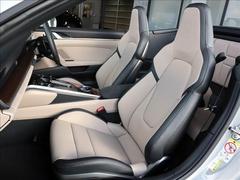 ◆４ｗａｙスポーツシートプラス　◆シートヒーター　◆電動格納ミラー　◆ライトデザインパッケージ　◆ＰＯＲＳＣＨＥロゴ　ＬＥＤカーテシーライト 4