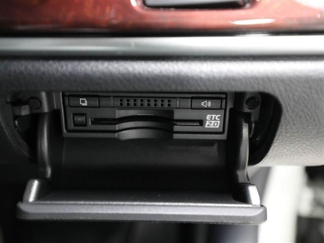 クラウンマジェスタ Fバージョン 衝突回避システム Pシート クルコン AUX DVD可 Wエアコン ETC車載器 Sキー 黒革シート エアコン LEDライト 盗難防止システム キーレス エアバッグ ナビTV 横滑防止 ABS 1オナ(26枚目)