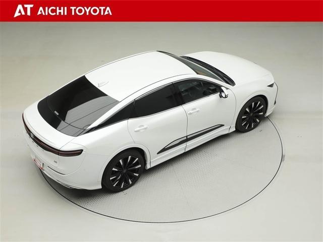 クラウンクロスオーバー ＲＳアドバンスド　衝突回避　オートクルーズコントロール　横滑り防止　フルセグＴＶ　パワーシート　レザーシート　ＬＥＤ　アルミホイール　ＡＣ１００Ｖ　スマートキー　ＡＢＳ　エアロ　ＴＶ　フルオートエアコン　イモビライザー（14枚目）