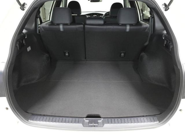 カローラフィールダー ハイブリッドＧ　ダブルバイビー　ＰＣＳ　インテリキー　横滑防止　クルーズコントロール　ＬＥＤヘッドライト　オートエアコン　ワンオーナー　ＥＴＣ　アルミホイール　キーフリーシステム　サイドエアバッグ　パワーウィンドウ　ＡＢＳ　盗難防止（21枚目）