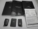 取説・メンテナンスノート・スマートキー・カードキーの4点セットです。