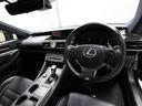 上質で落ち着いた印象のインパネ。視界も広々で運転しやすいです。