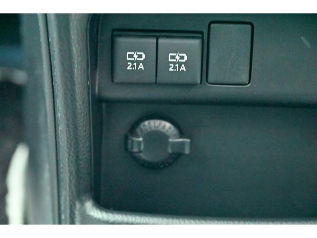 ヴォクシー ZS 煌II スマートキー・プッシュスタート バックガイドモニター セキュリティアラーム 両側パワスラドア ETC車載器 地デジテレビ 記録簿付き VSC LEDライト 助手席エアバック キーレスエントリー AC(23枚目)