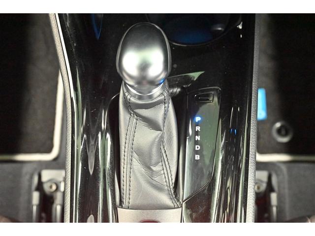 Ｃ－ＨＲ Ｇ　ＬＥＤエディション　整備記録簿　プリクラッシュセーフティー　横滑り防止機能　エアロ　Ｂカメ　地デジ　ＬＥＤヘッドライト　ドラレコ付き　盗難防止装置　ＡＡＣ　スマートキー　デュアルエアバッグ　キーフリー　ＡＢＳ　メモリナビ（7枚目）