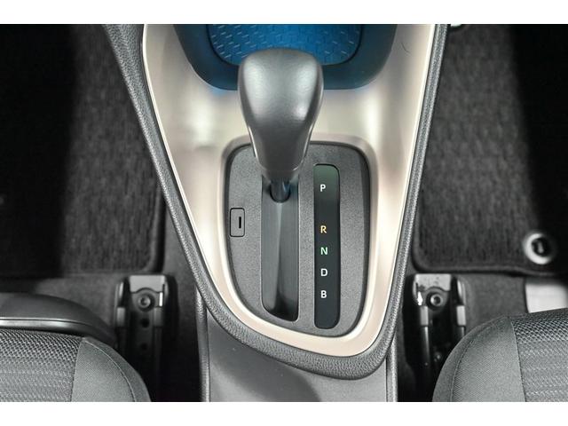 ヤリス ハイブリッドＺ　ＰＣＳ　整備記録簿　Ｂカメラ　ドラレコ付　ナビ付　ＬＥＤランプ　スマキー　ＥＴＣ付き　ＶＳＣ　パワステ　クルコン　カーテンエアバック　キーフリー　ＡＢＳ　イモビ　エアコン　メモリナビ　エアバッグ（7枚目）