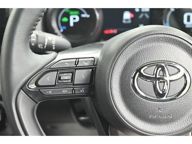ヤリス ハイブリッドＺ　ＰＣＳ　整備記録簿　Ｂカメラ　ドラレコ付　ナビ付　ＬＥＤランプ　スマキー　ＥＴＣ付き　ＶＳＣ　パワステ　クルコン　カーテンエアバック　キーフリー　ＡＢＳ　イモビ　エアコン　メモリナビ　エアバッグ（17枚目）