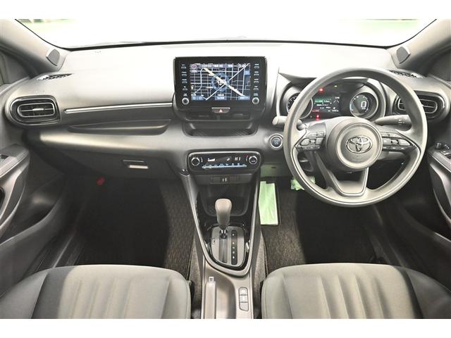 ヤリス Ｇ　カーナビ　点検記録簿　Ｂカメラ　エアコン　スマートキー＆プッシュスタート　ドライブレコーダー　ＬＥＤヘッド　メモリーナビゲーション　イモビ　横滑り防止システム　クルーズＣ　アルミホイール　ＡＢＳ（6枚目）